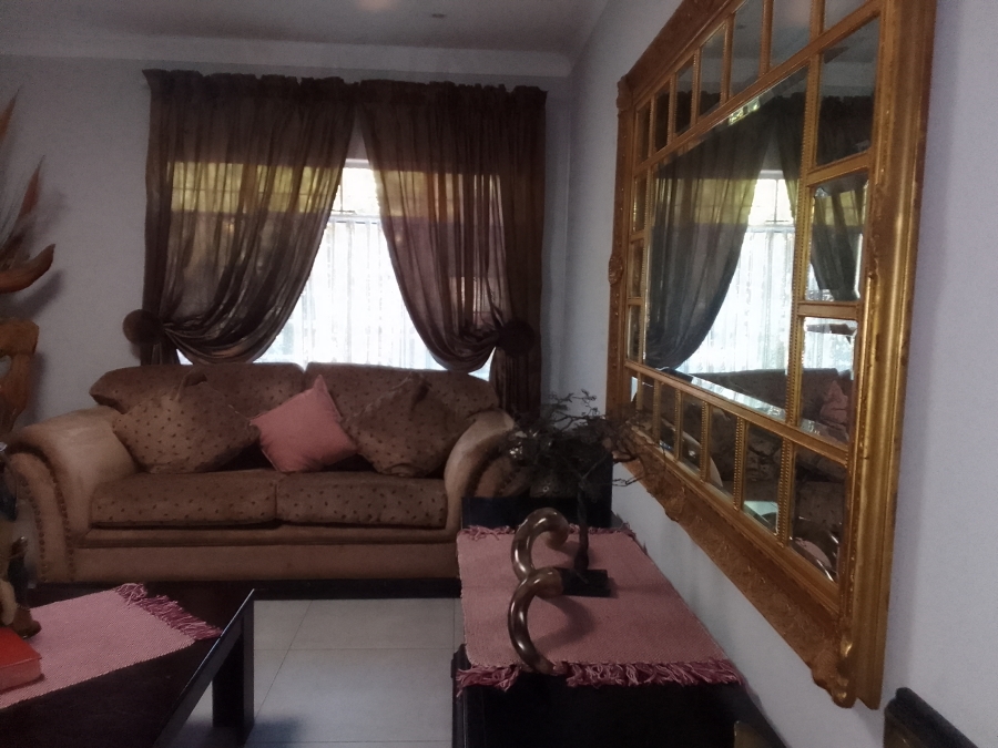 5 Bedroom Property for Sale in Geelhoutpark North West